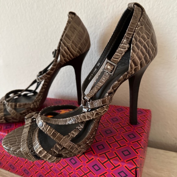 Tory Burch heels size 8 brown strappy - Picture 2 of 4